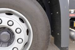 沃尔沃 全新FM重卡 420马力 6X4 自动挡牵引车(国六)(平顶)