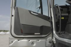 沃尔沃 全新FH重卡 460马力 6X4 自动挡牵引车(国六)