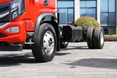 东风华神 T3 200马力 4X2 6.85米排半栏板载货车(速比4.875)(EQ1186GL6D11)