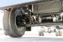 东风华神 T3 200马力 4X2 6.85米排半栏板载货车(速比4.875)(EQ1186GL6D11)