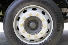 东风华神 T5 240马力 4X2 6.75米排半栏板载货车(EQ1186GL6D21)