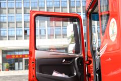 东风华神 T5 270马力 4X2 6.75米排半栏板载货车(EQ1186GL6D21)