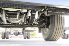 东风华神 T5 270马力 4X2 6.75米排半栏板载货车(EQ1186GL6D21)