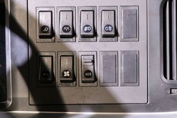 ��һ���� 307���� 8X4 7.99�����������賵(����)(SYM5320GJB1F)ͼƬ