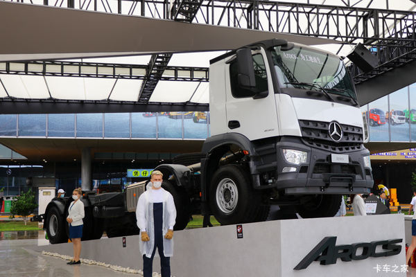奔驰新Arocs 载货车