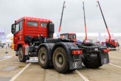 陕汽重卡 德龙X3000 550马力 6X4 牵引车(平顶)(SX4250XC42)