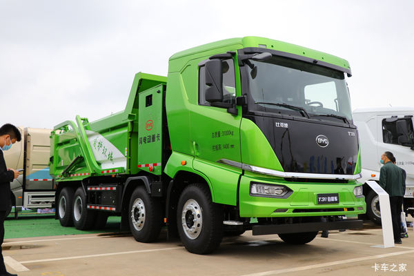 比亚迪T31 城建版 8X4 5.8米排半纯电动自卸车 弗迪424kWh