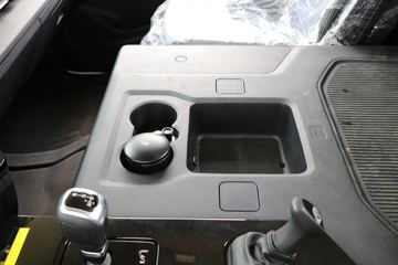 ���ǵ�T31 31T 8X4 7���������������䳵(�м�����)(BYD5310GJBEV1)ͼƬ