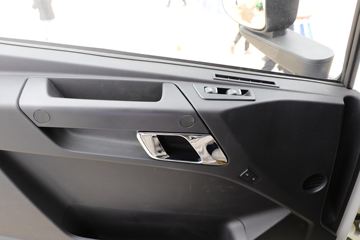 ���ǵ�T31 31T 8X4 7���������������䳵(�м�����)(BYD5310GJBEV1)ͼƬ