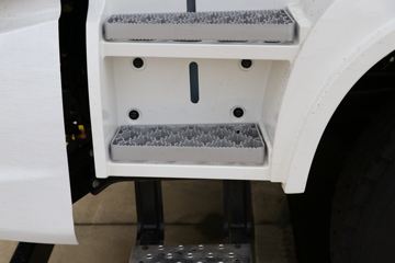 ���ǵ�T31 31T 8X4 7���������������䳵(�м�����)(BYD5310GJBEV1)ͼƬ