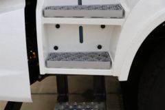 比亚迪T31 31T 8X4 7方混凝土搅拌运输车(中集江门)(BYD5310GJBEV1)