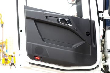 ���ǵ�T31 31T 8X4 7���������������䳵(�м�����)(BYD5310GJBEV1)ͼƬ