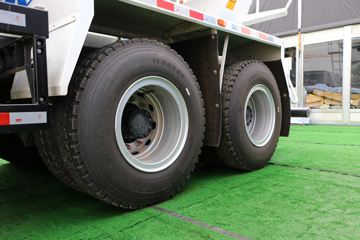 ���ǵ�T31 31T 8X4 7���������������䳵(�м�����)(BYD5310GJBEV1)ͼƬ