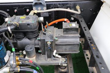 ���ǵ�T31 31T 8X4 7���������������䳵(�м�����)(BYD5310GJBEV1)ͼƬ