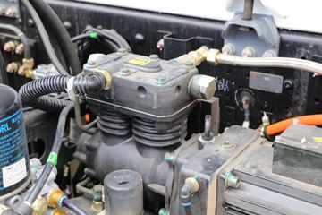 ���ǵ�T31 31T 8X4 7���������������䳵(�м�����)(BYD5310GJBEV1)ͼƬ