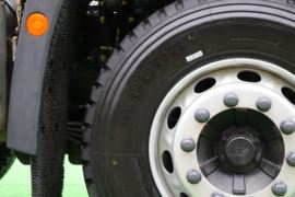 青岛解放底盘&nbsp;混凝土搅拌车底盘                                                图片