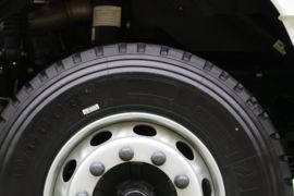 青岛解放底盘&nbsp;混凝土搅拌车底盘                                                图片