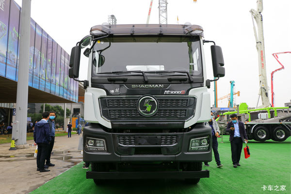 陕汽重卡 德龙M3000S Pro 350马力 8X4 7.74方LNG混凝土搅拌运输车(中联牌)(ZLJ5312GJBL6)