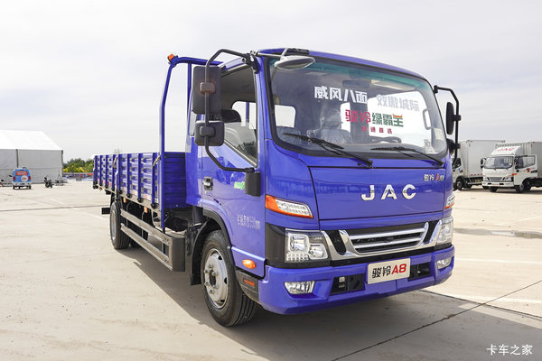 江淮 骏铃A8 170马力 4.845米排半栏板载货车(国六)