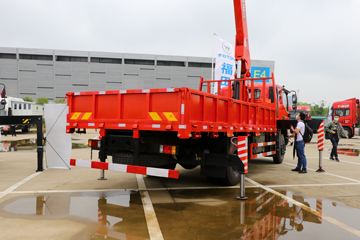 大金刚ES5&nbsp;随车吊外观图片