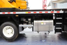 三一 汽车起重机&nbsp;吊车底盘                                                图片