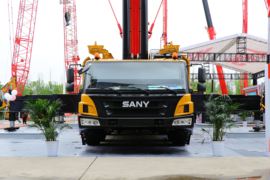 三一 全地面起重机&nbsp;吊车外观                                                图片