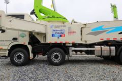 福田 欧曼EST 470马力 8X4 L10 62米混凝土泵车(国六)(雷萨牌)(BJ5448THB-XF)