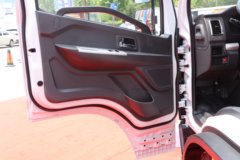 东风 福瑞卡F6 混动版 150马力 4X2 4.05米冷藏车(自动挡)(国六)(EQ5045XLCTACPHEV)