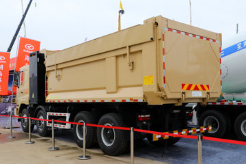 华菱M5&nbsp;电动自卸车外观图片