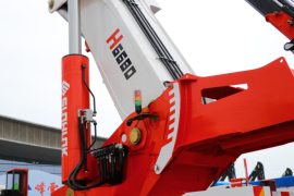 重汽豪沃(HOWO)底盘&nbsp;随车吊上装图片