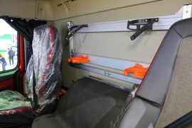 三一沃尔沃底盘消防车 消防车驾驶室图片