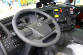 三一沃尔沃底盘消防车&nbsp;消防车驾驶室图片