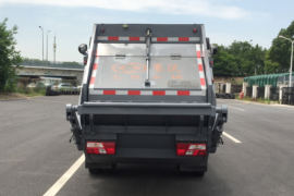 江铃汽车底盘&nbsp;垃圾运输车外观图片