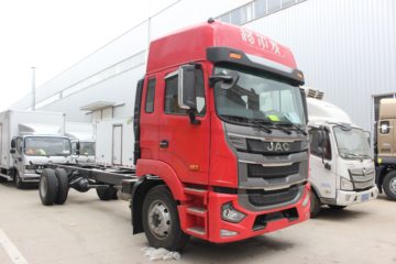 江淮 格尔发A5X中卡 240马力 4X2 6.8米厢式载货车(HFC5181XXYP3K2A50S2V)