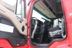 江淮 格尔发A5X中卡 240马力 4X2 6.8米厢式载货车(HFC5181XXYP3K2A50S2V)