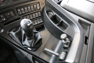 �����½� ����D7V 460���� 6X4 ǣ����(DFV4258GP6N)ͼƬ