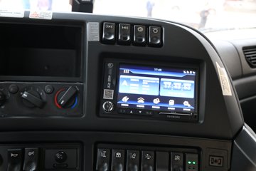 �����½� ����D7V 460���� 6X4 ǣ����(DFV4258GP6N)ͼƬ