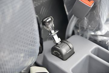 ���� ����V5 130���� 4.15�׵�����ʽ�Ῠ(����)ͼƬ