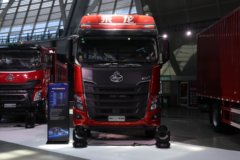 东风柳汽 乘龙H7重卡 6X4 纯电动换电牵引车282kWh 东风柳汽 乘龙H7重卡 6X4 纯电动换电牵引车282kWh