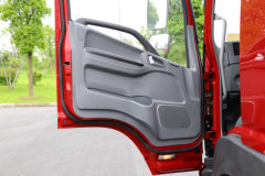 江淮 德沃斯V8 大金牛mini 170马力 5.48米排半仓栅式载货车(国六)(HFC5140CCYP61K1D7S)