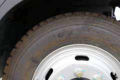 江淮 德沃斯V8 大金牛mini 170马力 5.48米排半仓栅式载货车(国六)(HFC5140CCYP61K1D7S)