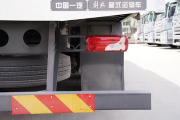 һ����� J7�ؿ� 560���� 8X4 9.5��AMT�Զ�����ʽ�ػ���(����)(CA5310XXYP77K24T4E6)ͼƬ