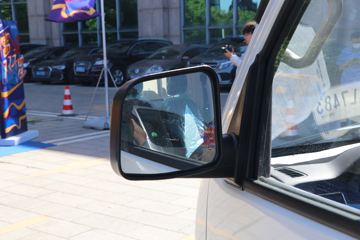 �������� С���Q�� 122���� 4X2 2.7����ж��(����)ͼƬ