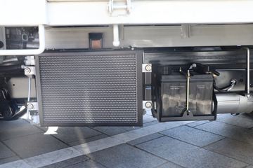 �������� С���Q�� 122���� 4X2 2.7����ж��(����)ͼƬ