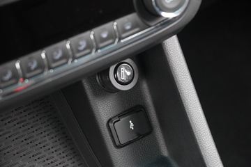 ������ʮ�� �￧TAGA H 2021�� 3.0T���� 142���� ���� �����˫��Ƥ��(����)ͼƬ