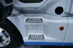 东风柳汽 乘龙T7C生活舱 600马力 6X4 AMT自动挡牵引车(国六)