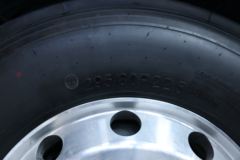东风柳汽 乘龙T7C生活舱 600马力 6X4 AMT自动挡牵引车(国六)