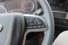 东风柳汽 乘龙T7L生活舱 600马力 6X4 AMT自动挡牵引车(国六)