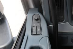 东风柳汽 乘龙T7L生活舱 600马力 6X4 AMT自动挡牵引车(国六)