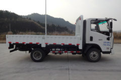 嘉龙 龙驹 标配版 127马力 4X2 3.7米单排栏板轻卡(窄体)(DNC1041G6L1)